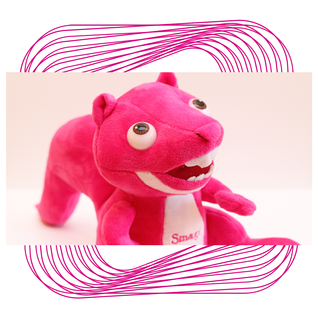 Plüschfigur Smagi in leuchtendem Pink Plüschfigur Smagi in leuchtendem Pink