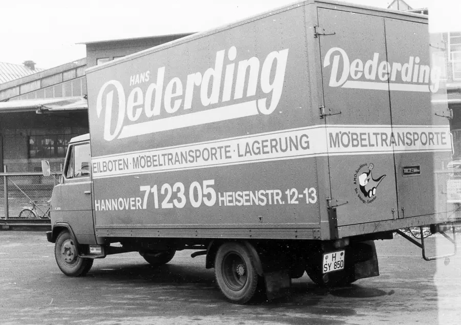Historischer Möbeltransporter von Hans Dederding in Hannover