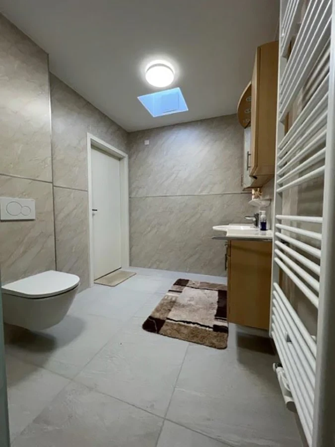 Fugenfreie Wandverkleidung im Badezimmer mit CS EasyPanel