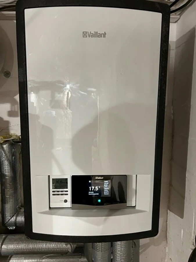 Luft-Wasser-Wärmepumpe von Vaillant in einem Einfamilienhaus
