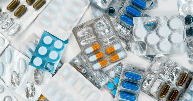 Verschiedene Schmerzmittel Tabletten in Blisterverpackungen Durcheinander liegende Schmerzmittel Tabletten in Blisterverpackungen