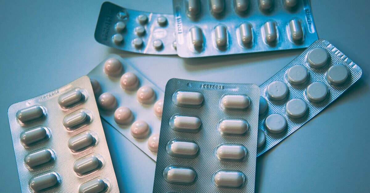 Verschiedene Tabletten in Blisterverpackungen