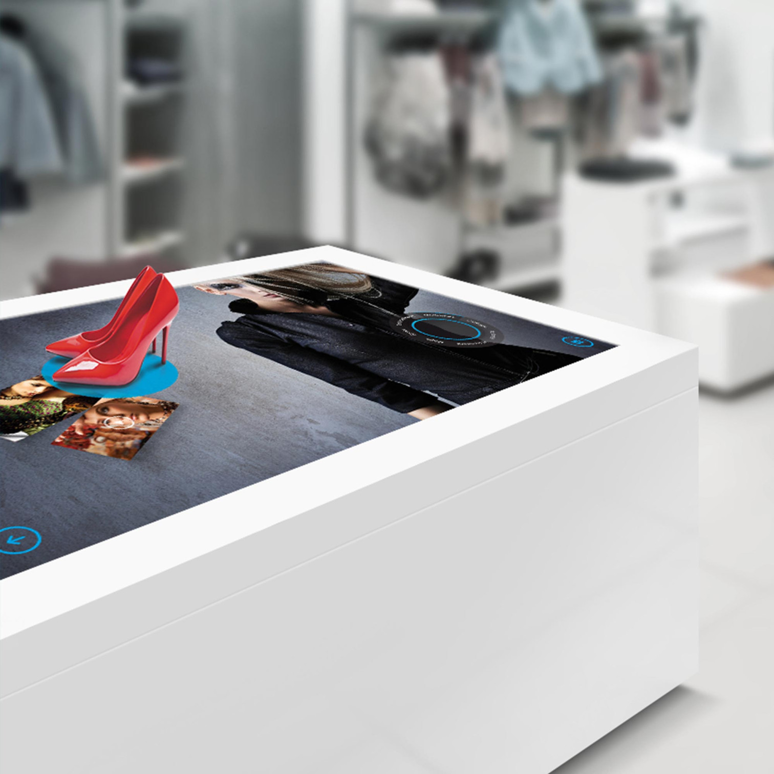 Interaktiver Tisch mit PiTouch-Funktion und digitalen Inhalten