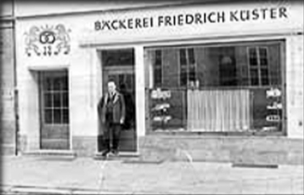 Historische Aufnahme der Bäckerei Friedrich Kuster, Filiale Judenstraße im Jahr 1925