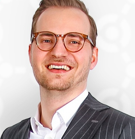 Christof Wenzeritt Profilfoto – professionelles Businessbild Profilfoto von Christof Wenzeritt im Anzug vor hellem Hintergrund