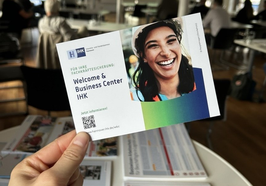 Flyer des Welcome & Business Center IHK Hannover zur Fachkräftesicherung
