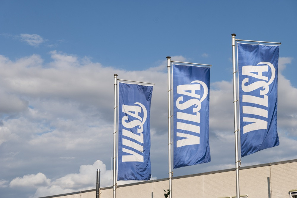 VILSA Flaggen vor blauem Himmel, Foto von Frank Reinhold
