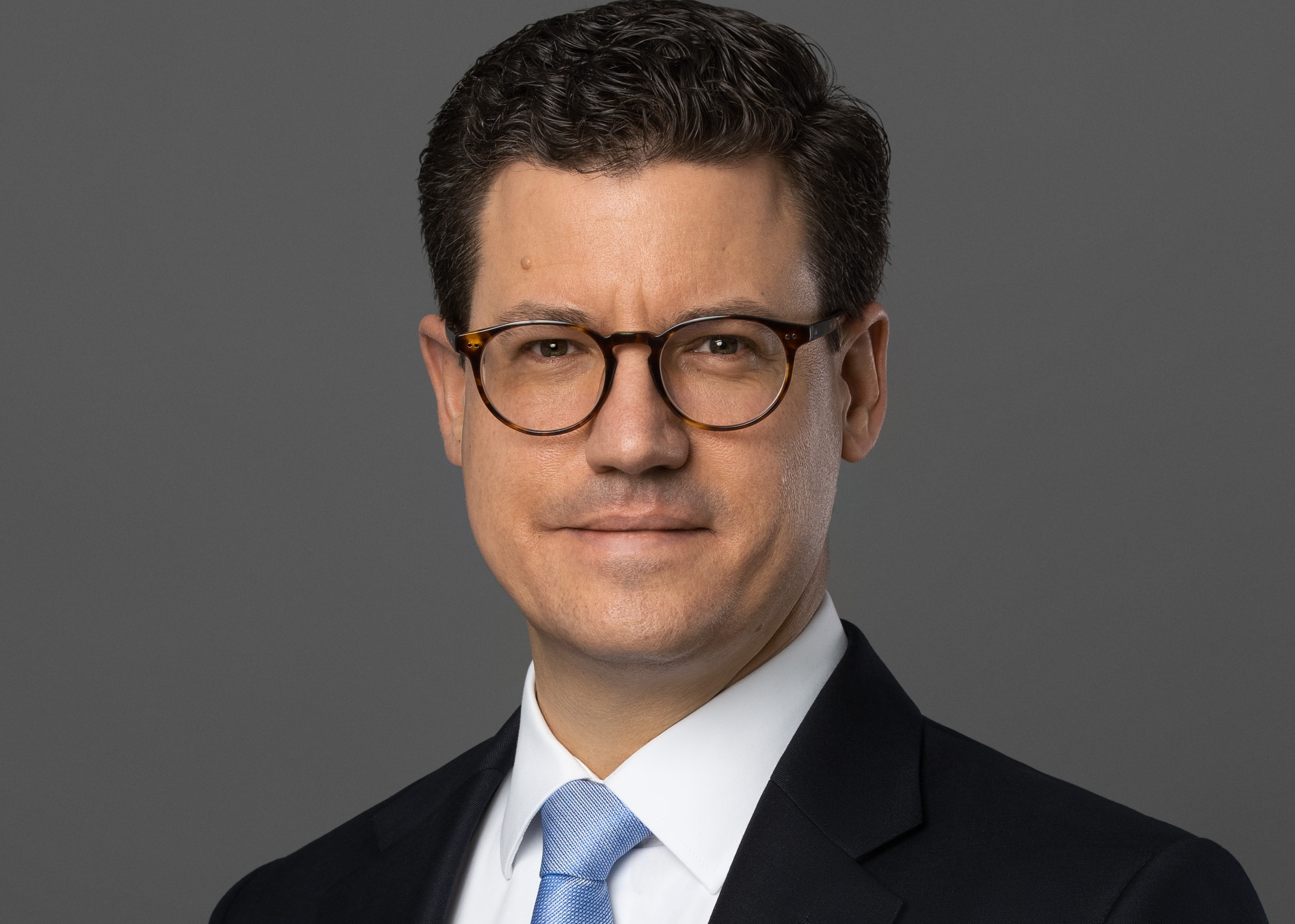 Bjoern Karassek von der NORD/LB im Business-Outfit