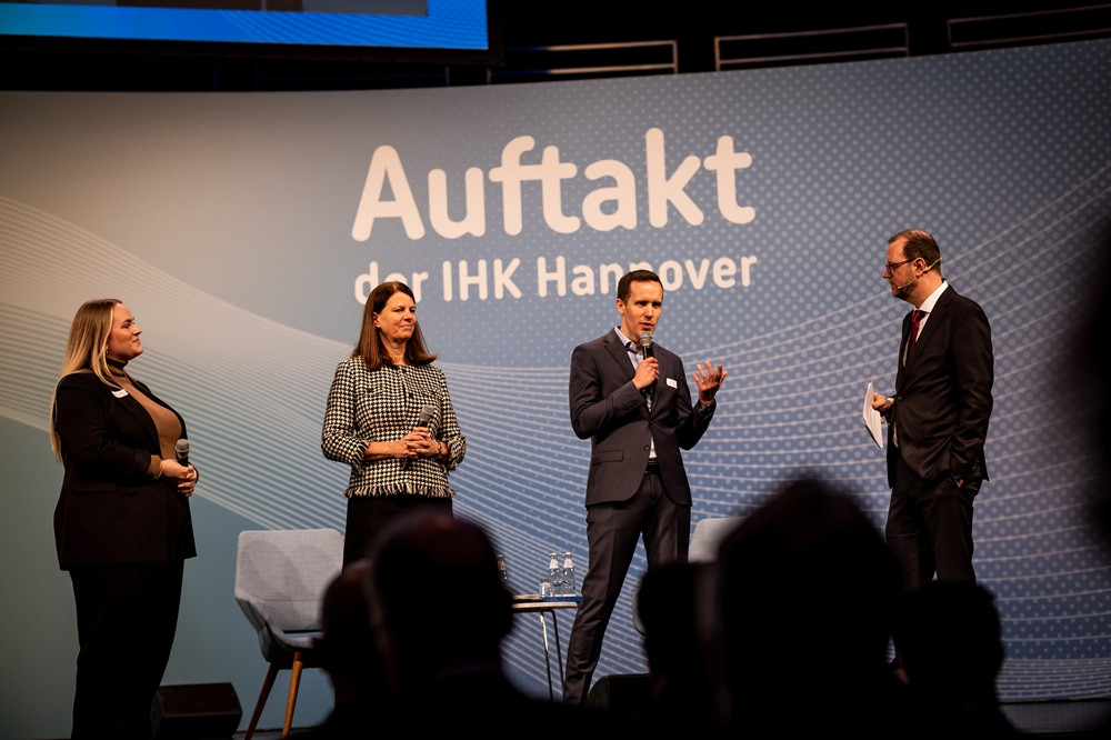 Podiumsdiskussion beim Auftakt der IHK Hannover Veranstaltung