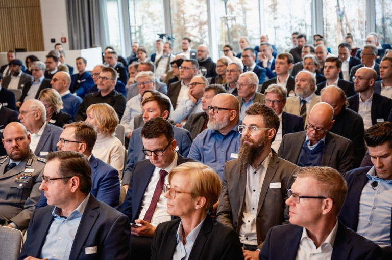 Teilnehmer bei der IHK Sicherheitstagung 2026 in einem Konferenzraum