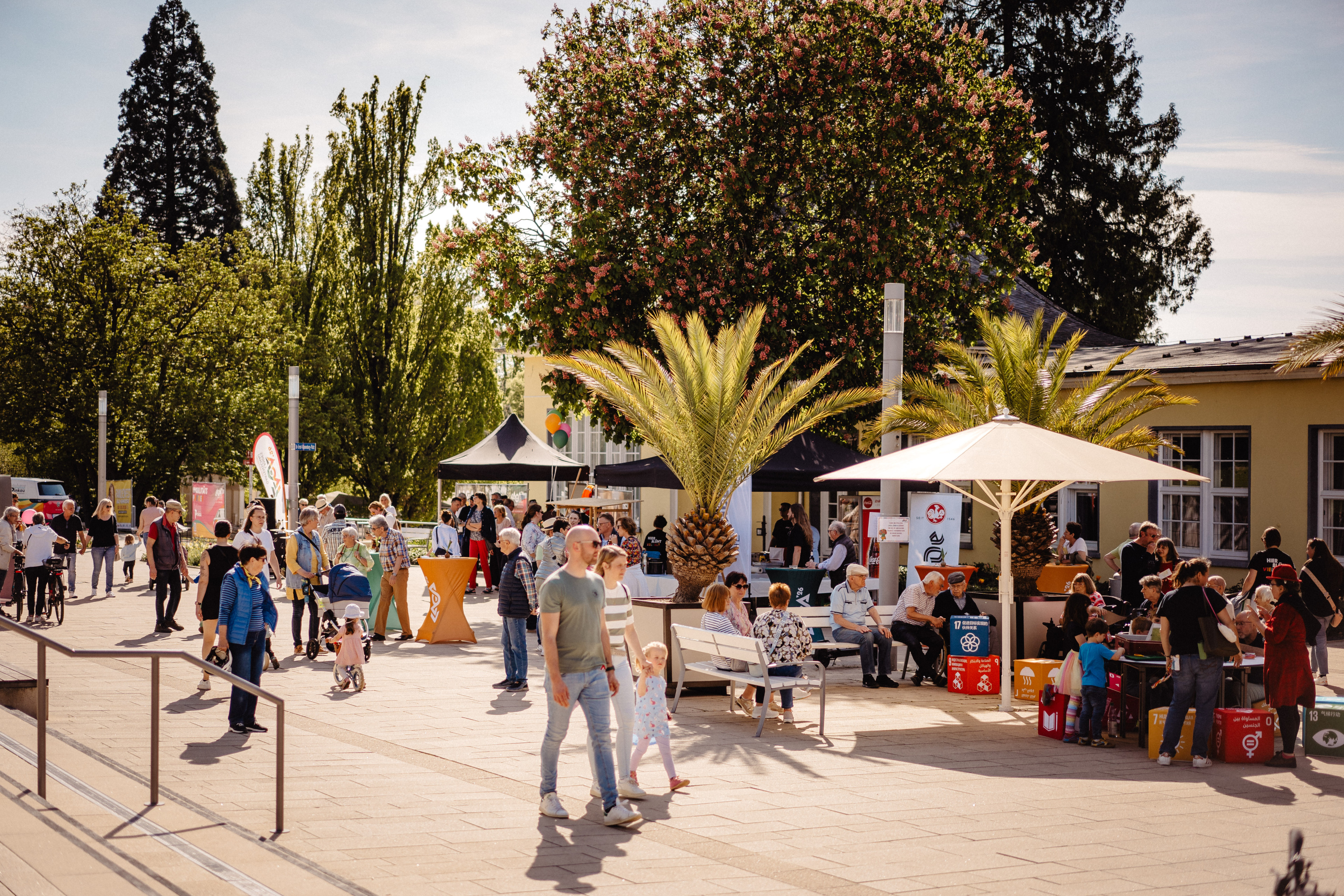 LAGA Countdown Veranstaltung mit Menschen im Freien, fotografiert von Marie Christin Pratsch