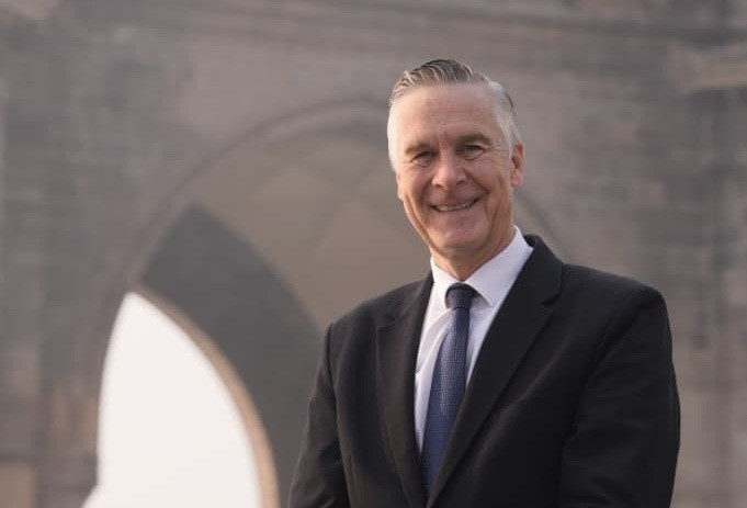 Jan Noether vor dem Gateway of India im Jahr 2026