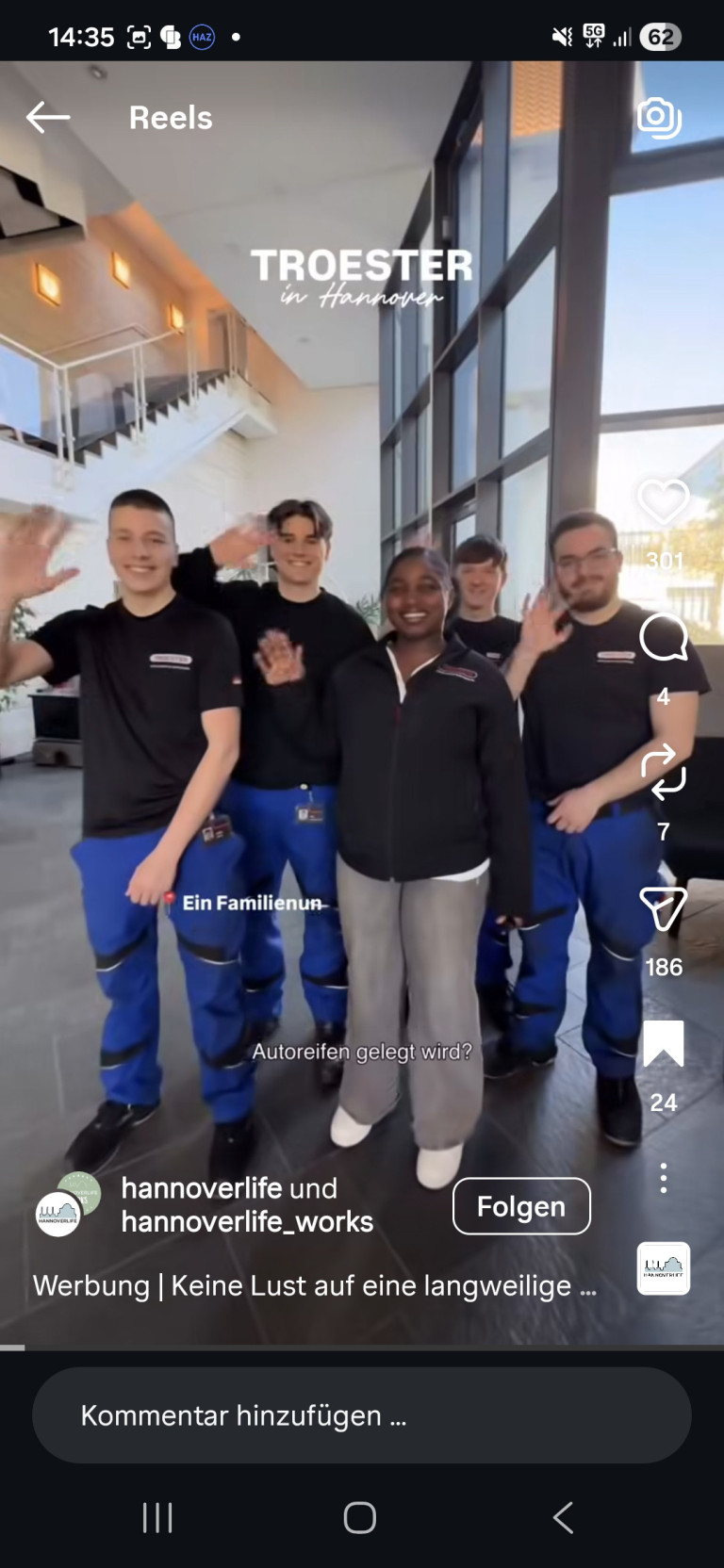 Screenshot einer Instagram-Story mit einer Gruppe von Personen in Arbeitskleidung, die in die Kamera winken.