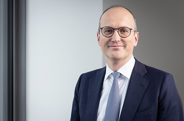 Volker Alt, Vorstandsvorsitzender der Sparkasse Hannover, im Porträt