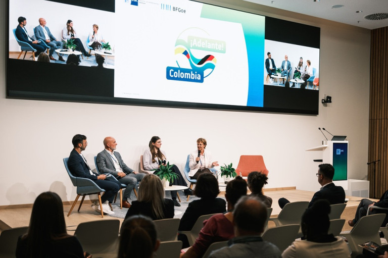 IHK Fachkräfte Veranstaltung 2026 – Podiumsdiskussion zur internationalen Zusammenarbeit mit Kolumbien Podiumsdiskussion bei der IHK Fachkräfte Veranstaltung 2026 mit Fokus auf Kolumbien und internationale Zusammenarbeit