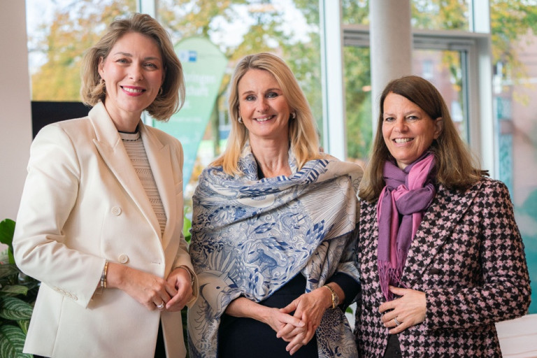 DIHK Business Women 2026: Burkert und weitere Teilnehmerinnen beim Netzwerkevent DIHK Business Women Event 2026 mit Burkert und Teilnehmerinnen