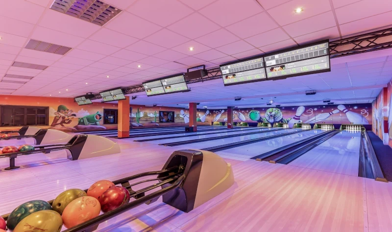 Bowlingbahn für die DBV Liga 2 mit modernen Bahnen und Anzeigetafeln