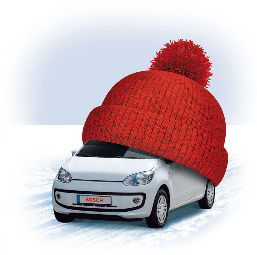 Auto mit roter Mütze als Symbol für Standheizung von Bosch im Winter