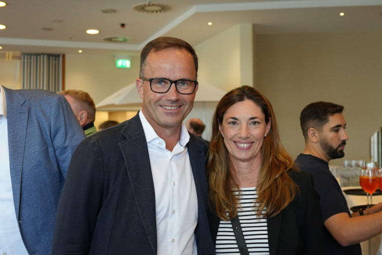 Dr. Jochen Köckler und Ehefrau bei der Maschseefest-Eröffnung 2025 Dr. Jochen Köckler mit Ehefrau bei der Eröffnung des Maschseefests 2025