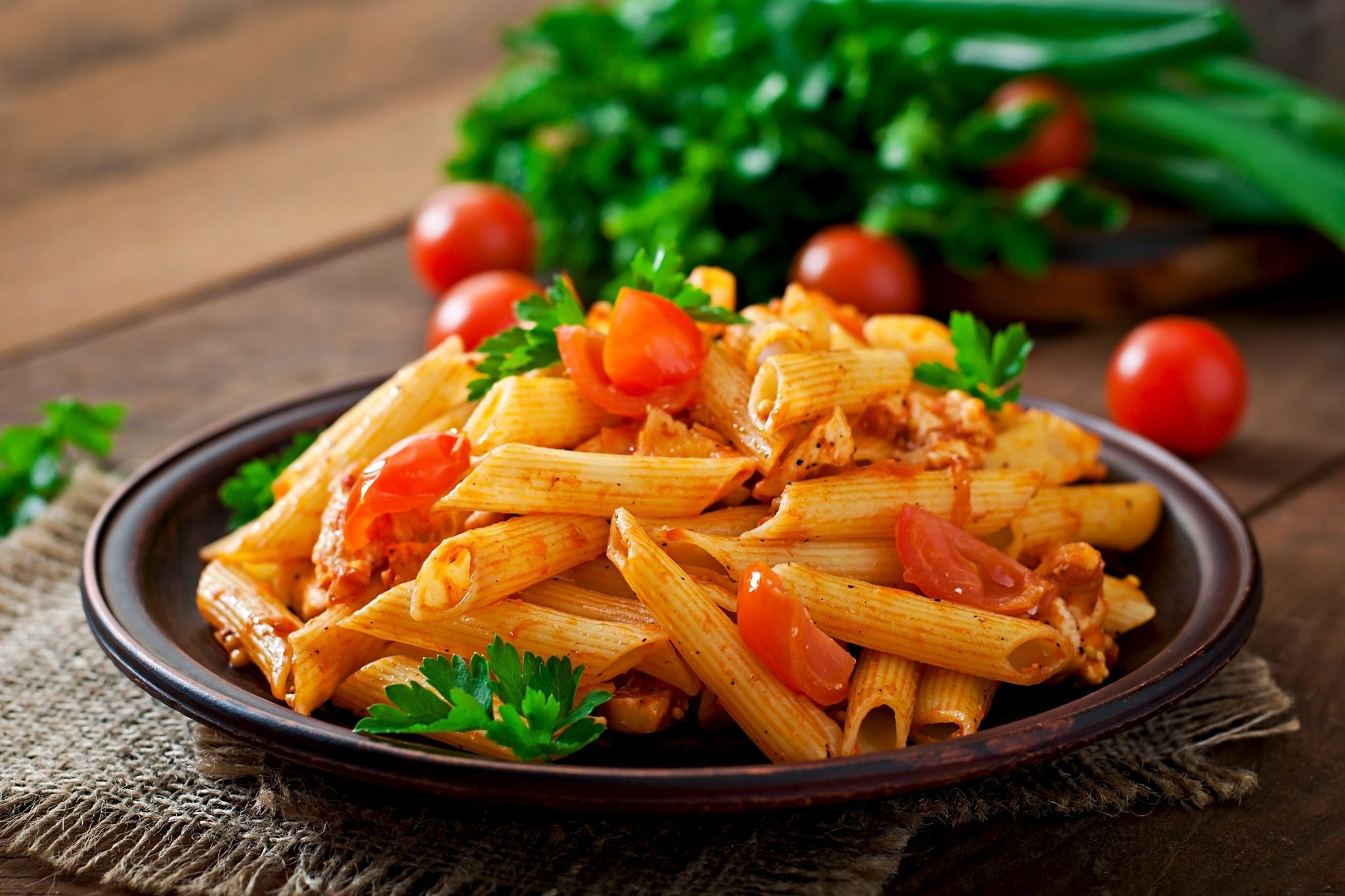 Genusstipp im Ostwerk: Penne mit Tomatensauce und Kräutern Penne mit Tomatensauce und frischen Kräutern im Ostwerk