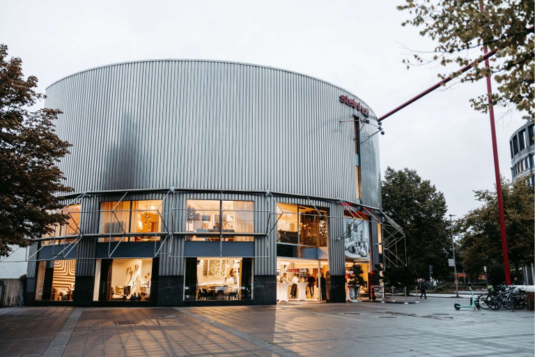 Steinhoff Einrichtungshaus moderne Architektur und Au�dfenansicht Steinhoff Einrichtungshaus modernes Geb�e4ude au�dfenansicht