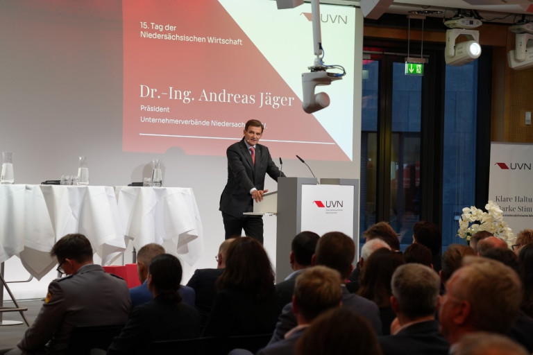 Dr.-Ing. Andreas Jäger spricht auf dem 15. Tag der Niedersächsischen Wirtschaft als Präsident der Unternehmerverbände Niedersachsen e.V.