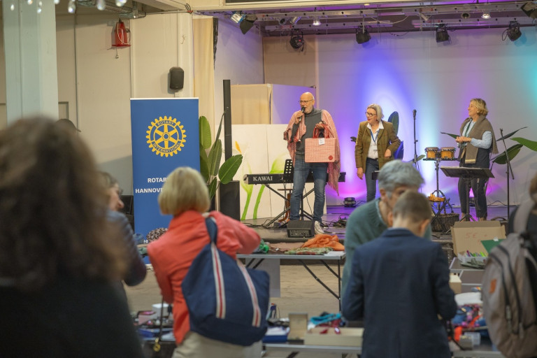 Rotary International Event Hannover – Bühnenprogramm und Gäste Rotary International Veranstaltung in Hannover mit Bühnenprogramm und Besuchern