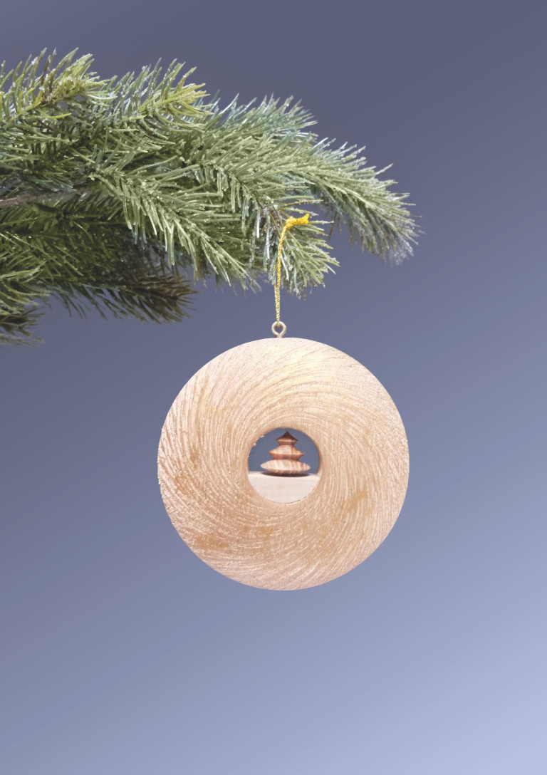 Handwerksform Holzanhänger – kunstvoller Weihnachtsbaumschmuck mit filigranem Muster Handwerksform Holzanhänger als Weihnachtsbaumschmuck mit filigranem Design