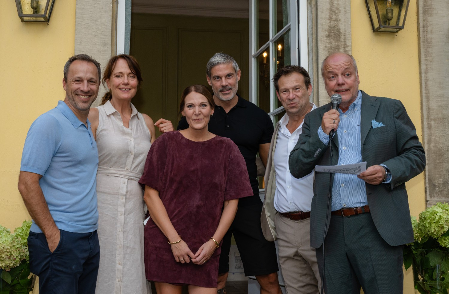Gruppenfoto bei der 21 Jahre Charity Gala von Kinderherz Hannover e.V.