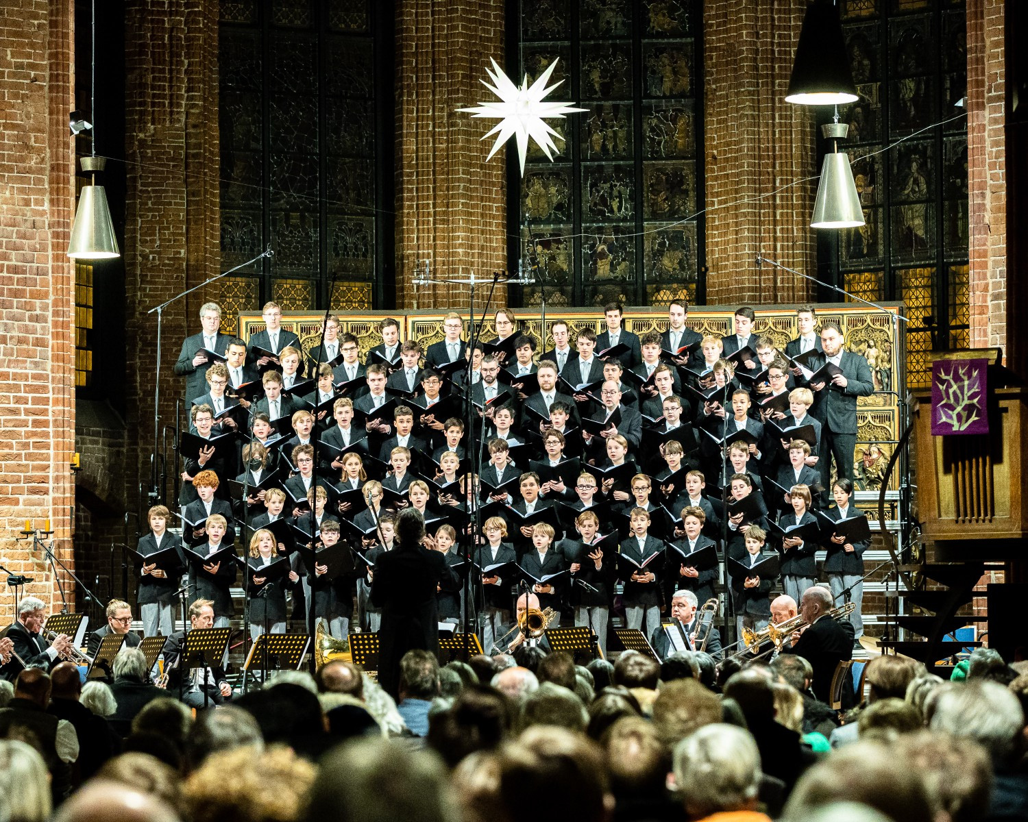 Knabenchor bei Konzert in Kirche, Foto von Nils Ole Peters