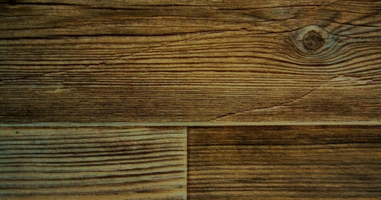 Rustikale Dielen – Holzstruktur und natürliche Maserung Rustikale Dielen aus Holz mit natürlicher Maserung