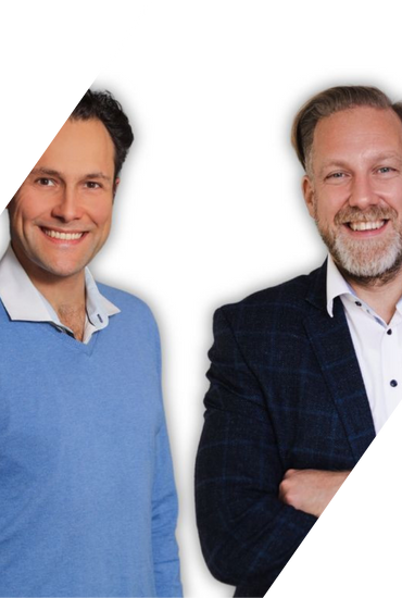 Geschichte und Übernahme von Crossvertise, Symbolbild mit zwei Personen