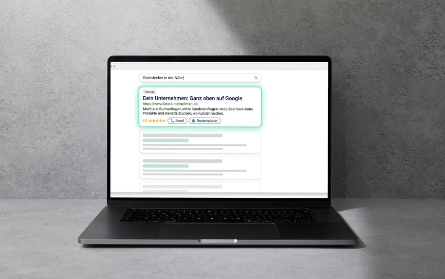Beispiel einer Google Ads Anzeige auf einem Laptop-Bildschirm mit Suchanfrage 'Dachdecker in der Nähe'