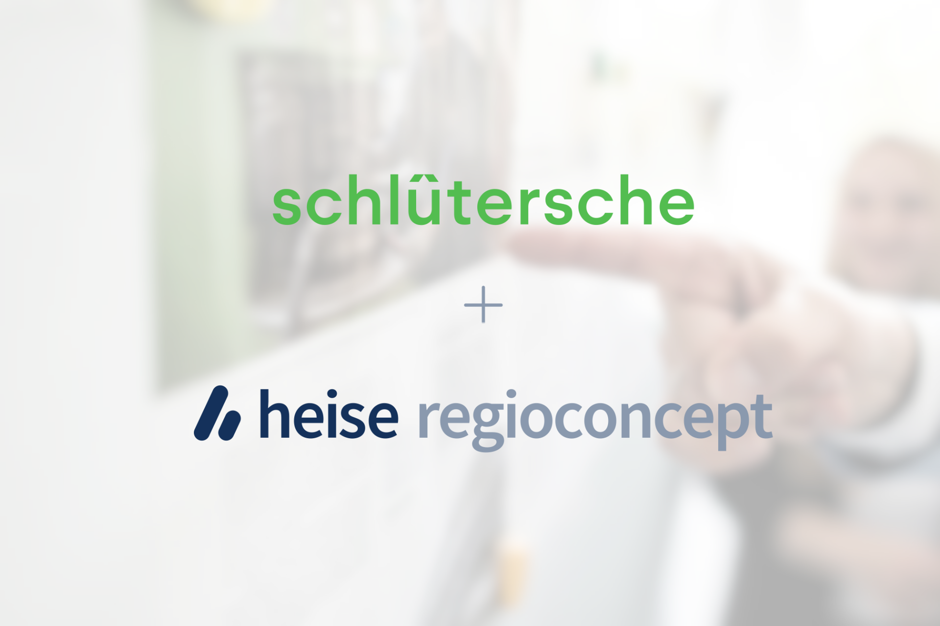 schlütersche und heise regioconcept Kooperation Logo auf unscharfem Hintergrund