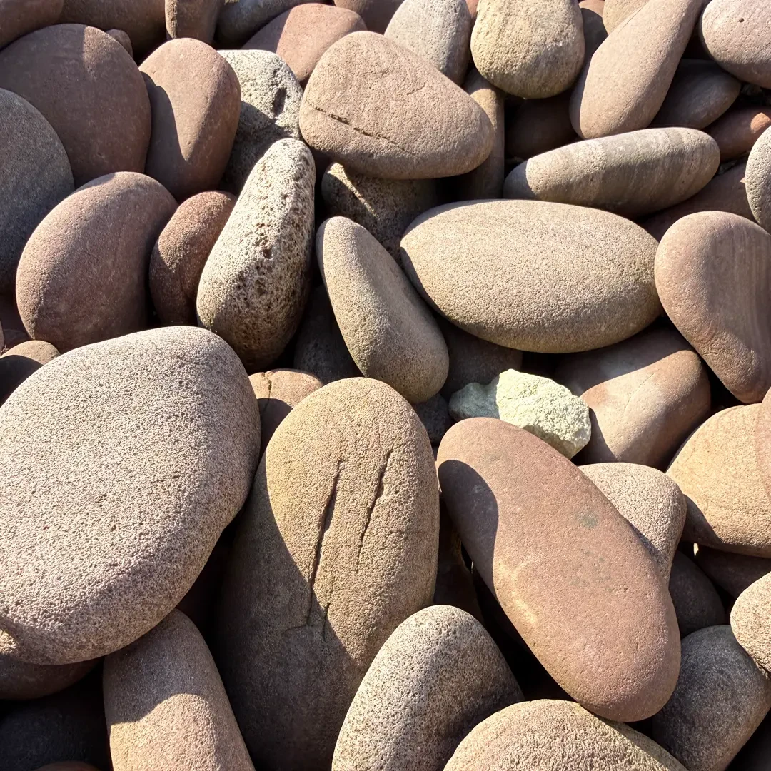 Zierkies und Ziersplitt in verschiedenen Größen und Farben für Gartengestaltung