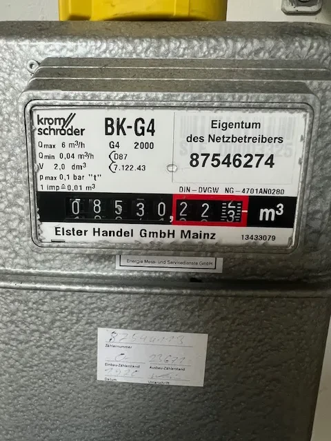Gaszähler BK-G4 Kromschröder in Apartment – Elster Handel GmbH Mainz, Zählerstand 8530,22 m³ Gaszähler BK-G4 von Kromschröder in einem Apartment, Elster Handel GmbH Mainz, Zählerstand 8530,22 m³