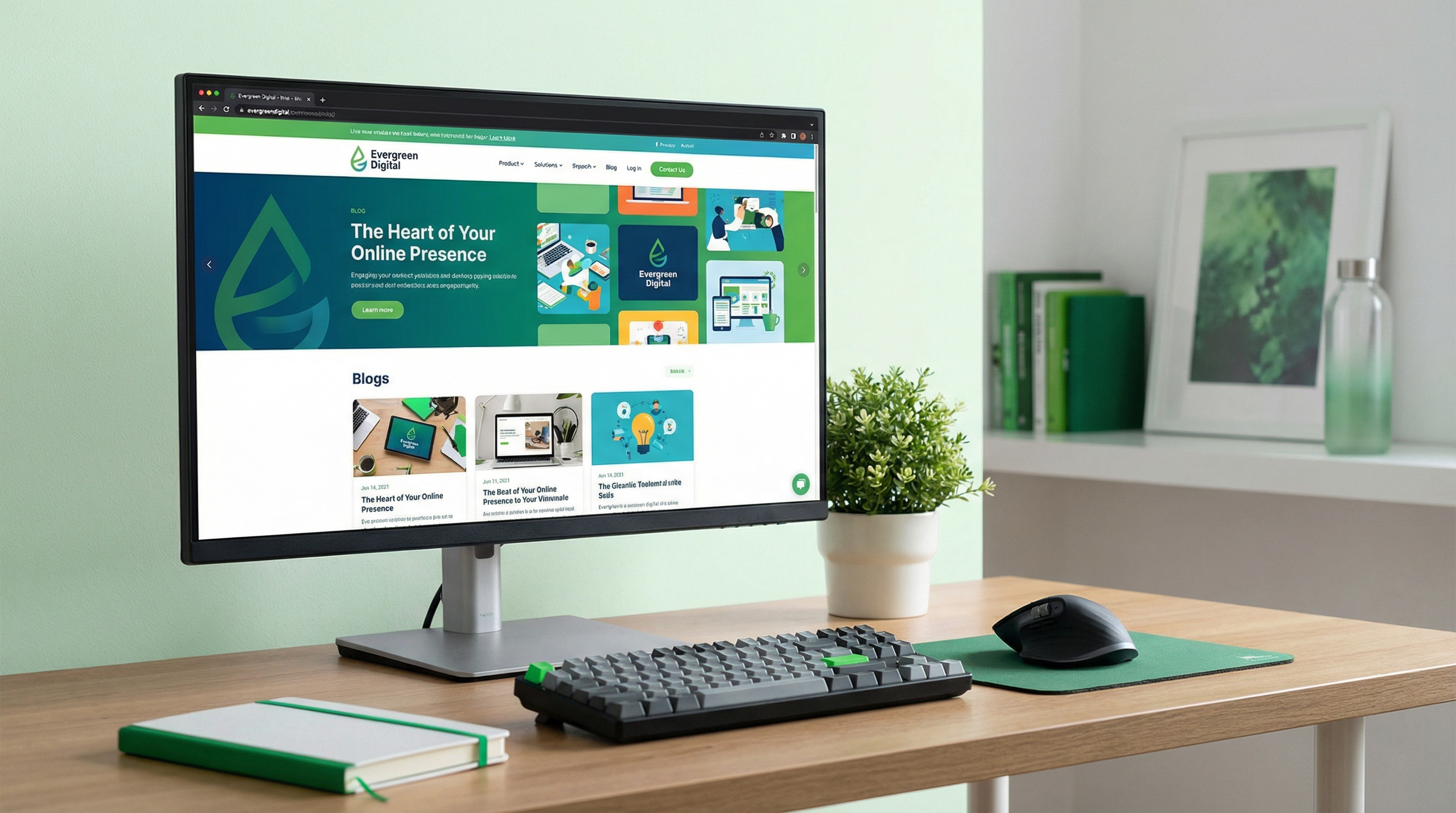 Moderner Arbeitsplatz mit Computerbildschirm, der die Website von Evergreen Digital anzeigt