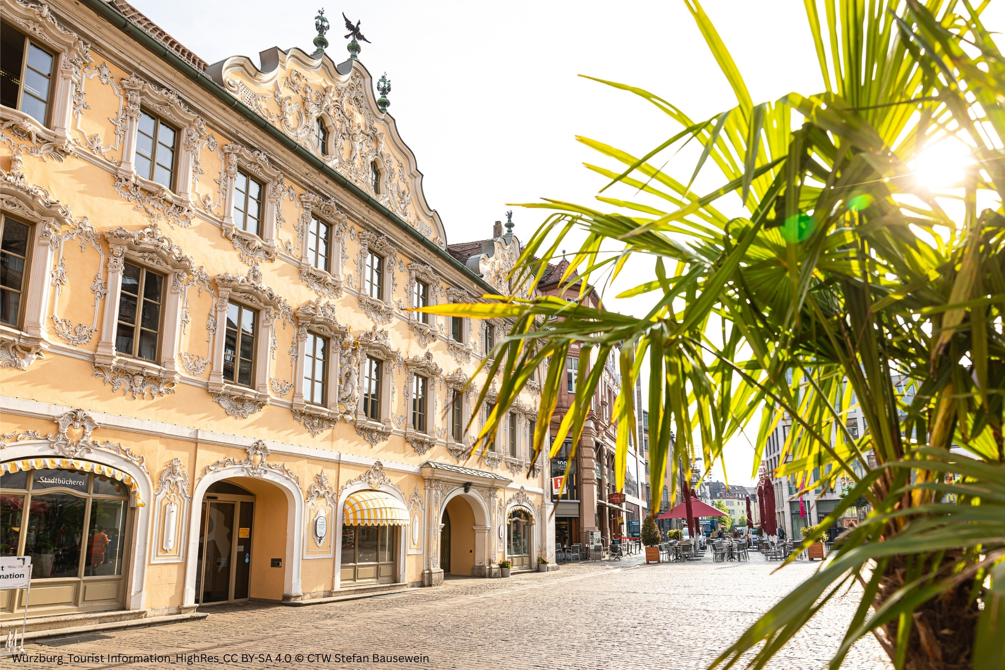 Tourist Information Wfcrzburg, barockes Gebe4ude am Marktplatz, Foto von Stefan Bausewein