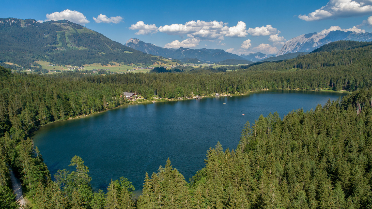 Odensee im Sommer im Ausseerland Salzkammergut, Panoramaaufnahme von Karl Grieshofer