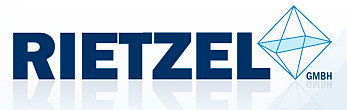 Firmenlogo mit blauen Buchstaben auf weißem Hintergrund
