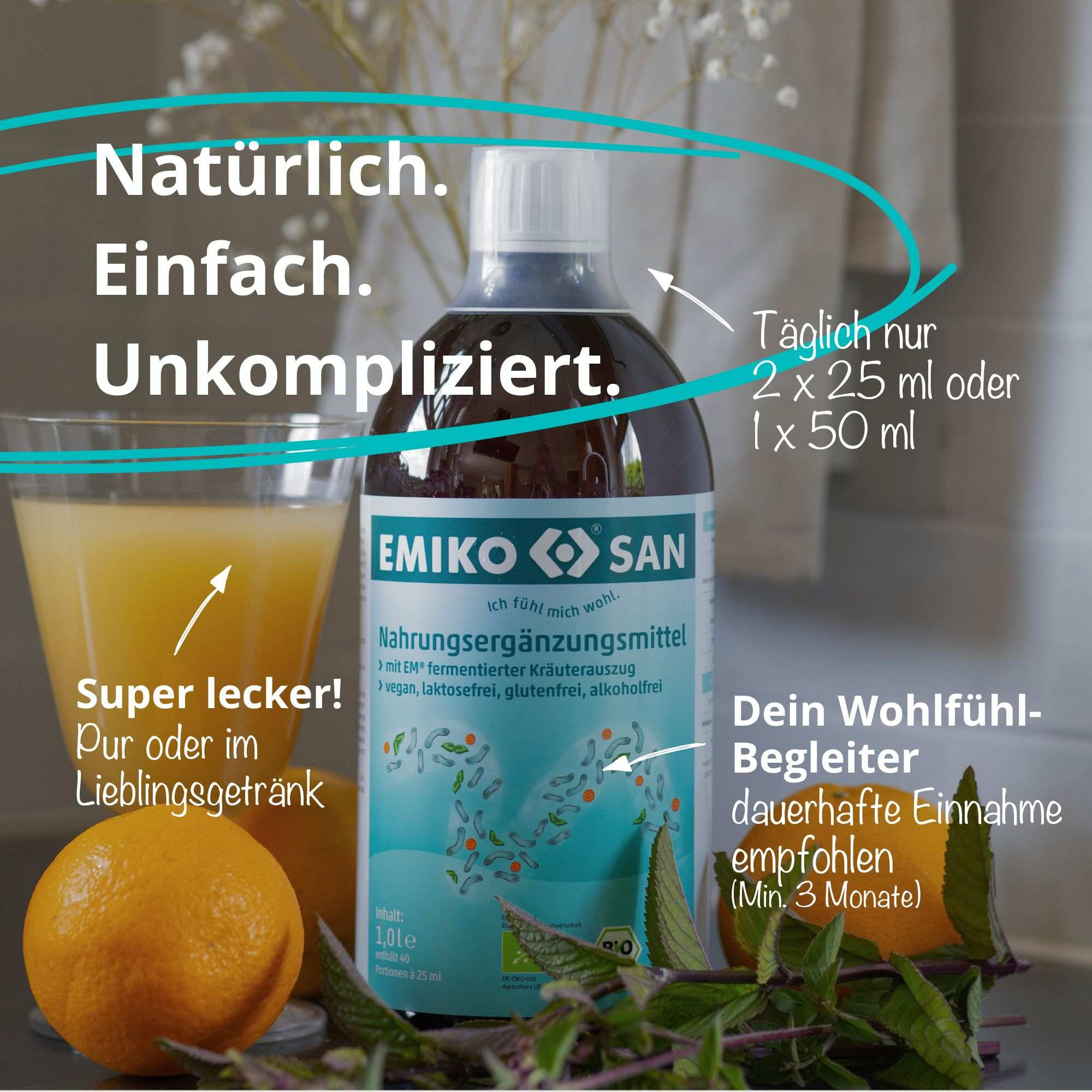 EMIKO SAN Nahrungsergänzungsmittel mit fermentiertem Kräuterauszug, vegan, laktosefrei, glutenfrei und alkoholfrei neben Orangensaft und Orangen