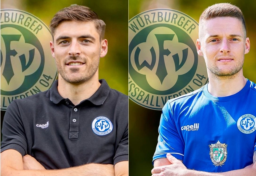Zwei Männer in Würzburger Fußballverein T-Shirts vor Vereinslogo